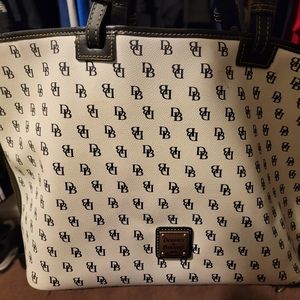 Dooney & Bourke Purse & wallet